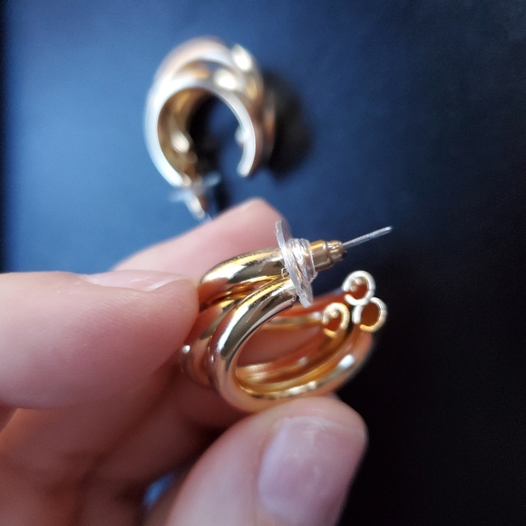 NWOT FOREVER 21 HOOPS - Picture 5 of 6